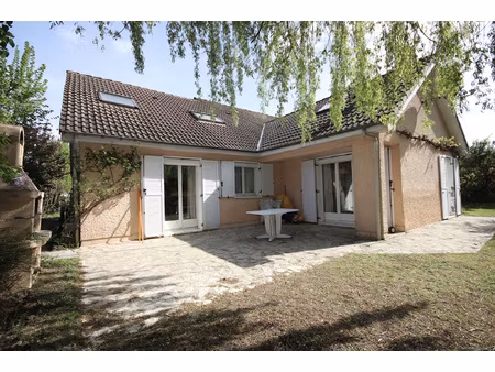 a vendre à bouffémont  maison  222 m2  9 chambres  terrain 7
