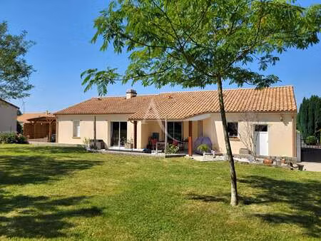 vente maison à chemillé-en-anjou (49120) : à vendre / 110m² chemillé-en-anjou