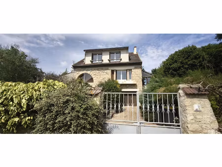 maison familiale avec fort potentiel grand terrain de 1 24