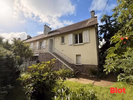 a vendre par blot à le rheu centre-ville maison des années 60 à rénover sur 679m2 de terra