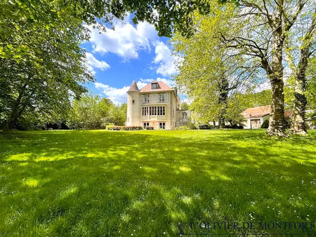 maison de maître de 8 pièce(s) 635 m²