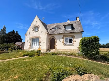 maison à vendre de 4 pièces à fort potentiel sur un terrain exceptionnel à trégueux
