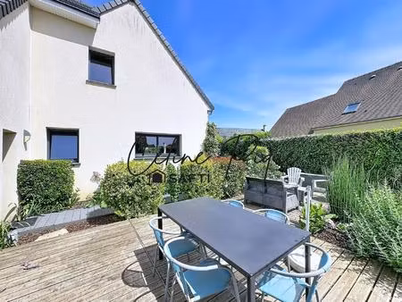belle maison familiale contemporaine avec très beau jardin