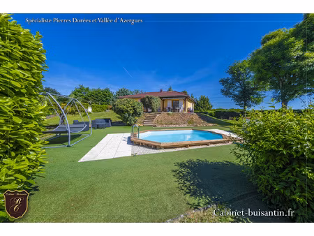 villa avec piscine et terrain arboré 1520 m2