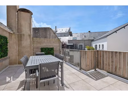 rare ! t3 rénové avec terrasse de 16m² -centre-ville et port à pied
