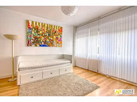 versailles rive droite - studio 27 m2 - rez de chaussée surélevé avec parking en sous sol