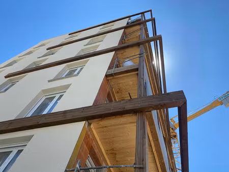 t5 traversant 104 m² vaste terrasse