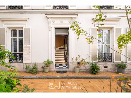 maison de ville au sein du quartier saint-philippe-du-roule