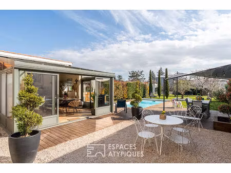 maison de ville avec jardin et piscine en plein coeur de villefranche sur saône