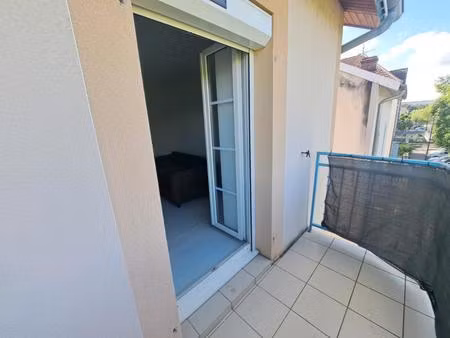 appartement lumineux avec un balcon t2