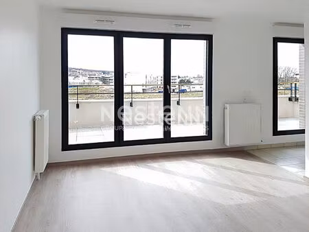 alouer : saint cyr l ecole - appartement 3 pièces de 63 m² avec parking s/sol et balcon
