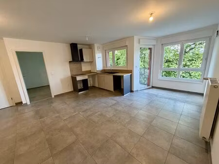 2 pièces neuf avec balcon et parking