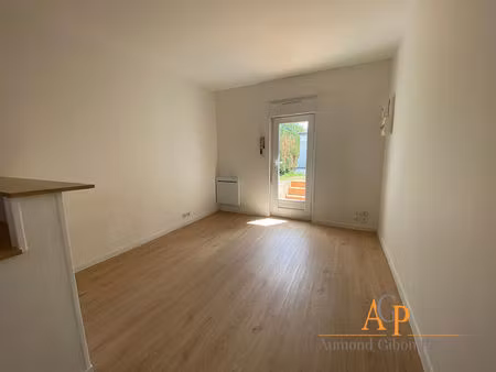 à louer - studio - campus 1