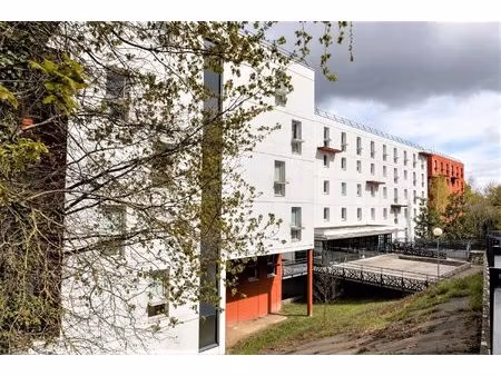 proche universités et tramway - studio à louer vide