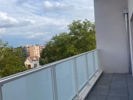 t4 avec terrasse // avenue jules guesde 69100 venissieux