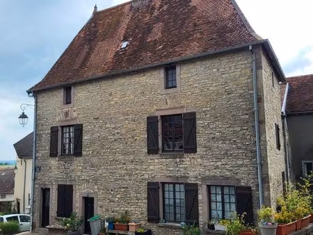 belle maison en pierre partiellement rénovée – potentiel de 154m2