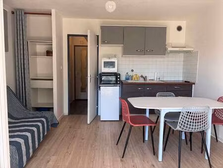 location appartement 2 pièces aux sables-d'olonne (85100) : à louer 2 pièces / 28m² les sa