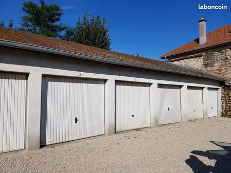 loue garage / box / garde meuble au centre-ville de lure