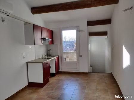 pélissanne t3 en duplex dans le centre historique
