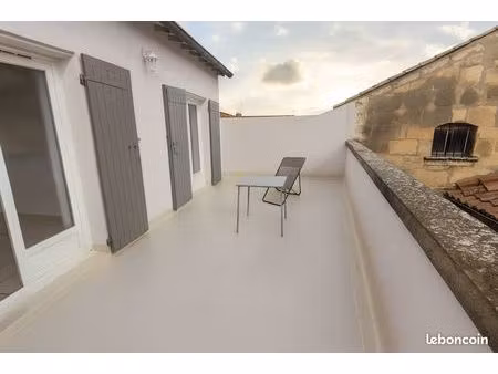 t3 meublé 70 m² – 2 grandes terrasses – centre tarascon