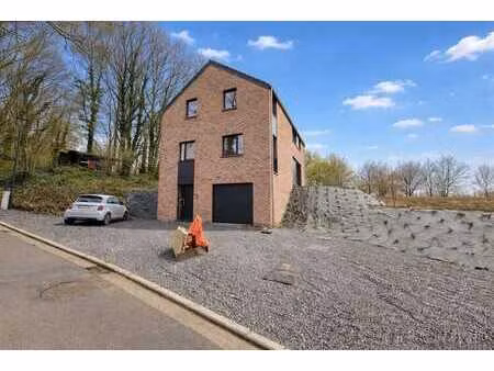 jolie maison neuve - belles finitions!