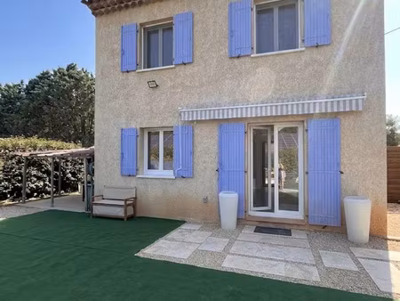 maison à entrecasteaux (83570)