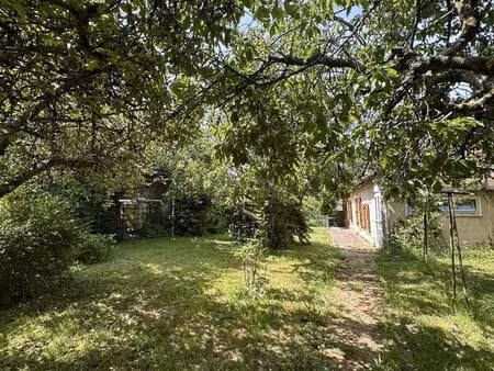 charmante maison de campagne  beau potentiel  jardin arbore