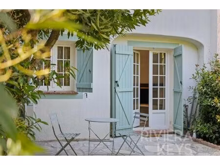 cannes - croix des gardes : maison provençale rénovée avec jardin privé