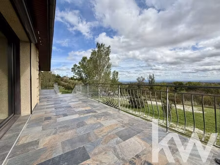 a riom : a vendre maison de 169 m² avec tres grand terrain