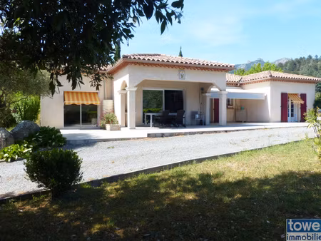 villa  6 pièce(s)  4 chambre(s)  123 m²