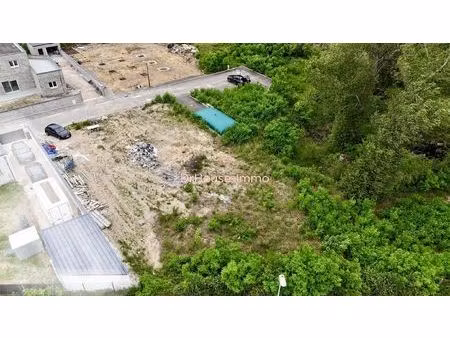 terrain constructible de 788 m²