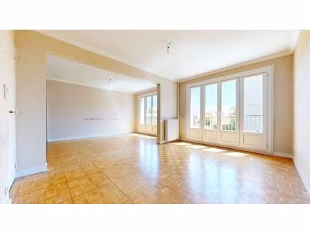 appartement t3/t4 traversant de 85m² - rue richelieu  villeurba