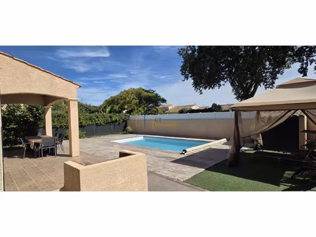 villa avec 4 chambres  garage et piscine