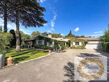 villa cossue de 248m2 6 chambres  2 cuisines  4 sdb  garage pisc