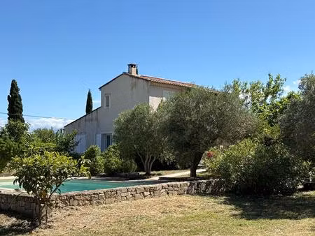 belle villa sur les hauteurs de pernes les fontaines