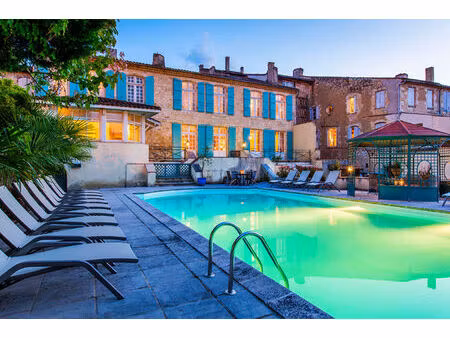 hôtel particulier au coeur d'une ville touristique du gers