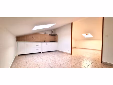 lucciana : appartement f2 (28 m²) à louer