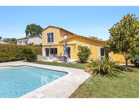 villa lumineuse de 150 m² avec piscine et grand terrain - villen