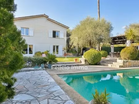 maison familiale au calme absolu proche du village de valbonne