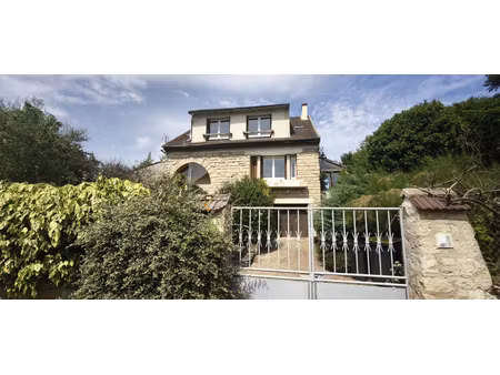 maison familiale avec fort potentiel – grand terrain de 1 240 m² – atelier  sous-sol compl
