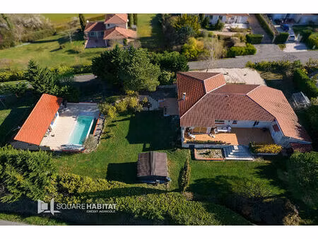 villa carla bayle 5 pièce(s) 170 m2