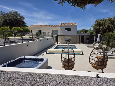 villa avec piscine • terrain 1 800 m² à saint montan
