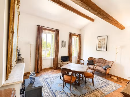 immeuble à reillanne (04110)