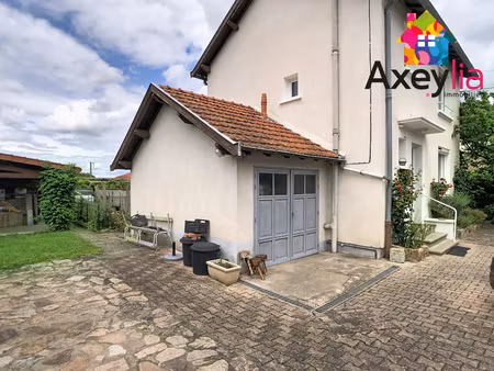 a vendre - riorges - maison 3 chambres avec 2 garages et terrain