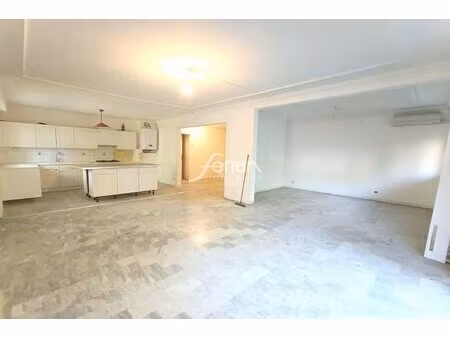 a vendre appartement t4 (ancien t5) de 101m² avec parking et c