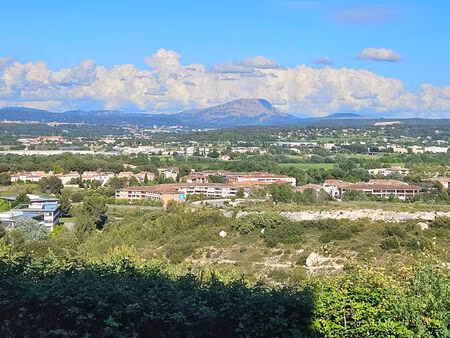la duranne - appartement t3 - vue dégagée avec terrasse + parking
