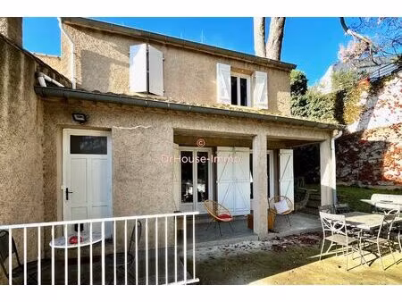 villa rénovée avec vue sur la cité médiévale !