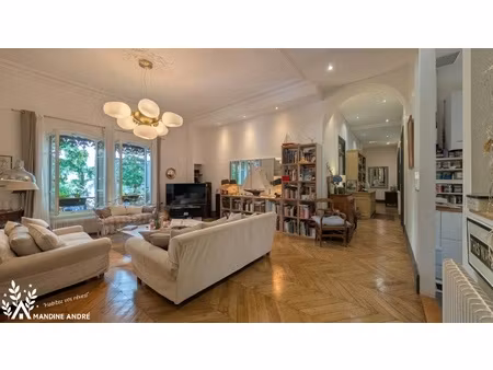 appartement 6 pièces - 197 m²
