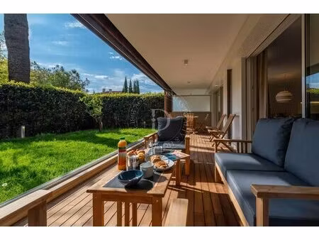 prestigieux 3 pièces avec jardin privatif – résidence de grand luxe avec piscine
