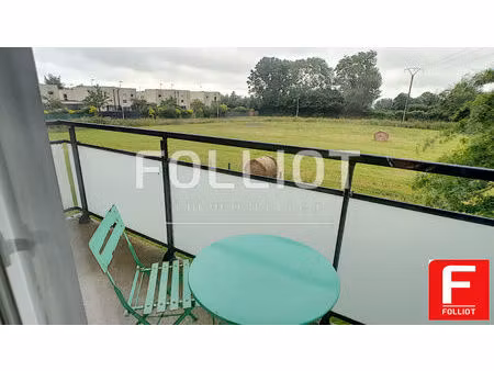 a louer - vire normandie - dans résidence avec ascenseur t2 meublé avec balcon
